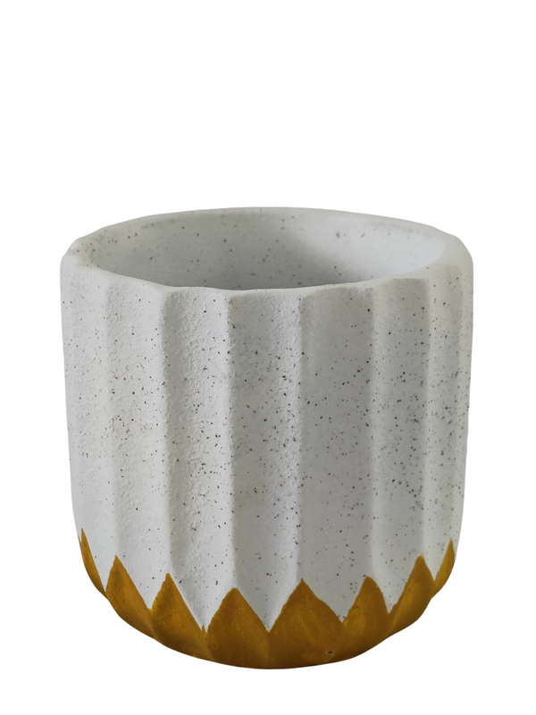 Design With Gold Base Pot